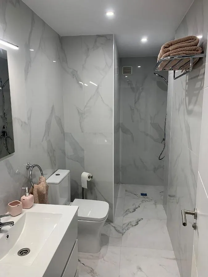 Los Boliches Holidays Suites 푸엔히롤라 0*,