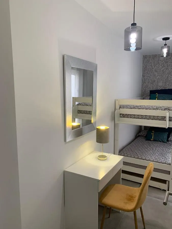 Los Boliches Holidays Suites 푸엔히롤라 0*,  스페인