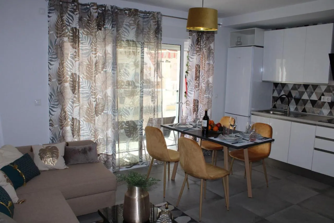 아파트 Los Boliches Holidays Suites 푸엔히롤라