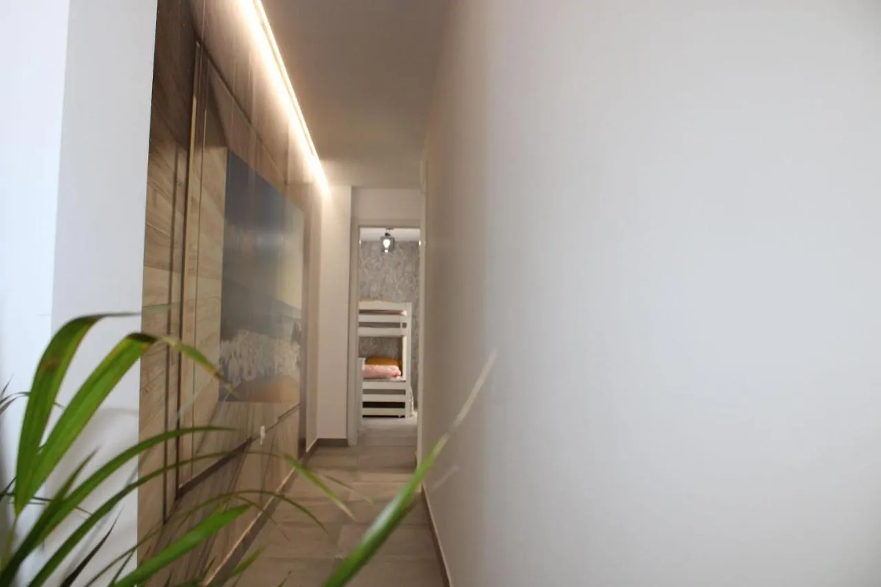 Los Boliches Holidays Suites 푸엔히롤라 0*,  스페인