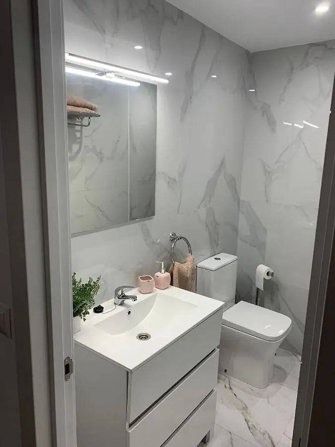 아파트 Los Boliches Holidays Suites 푸엔히롤라