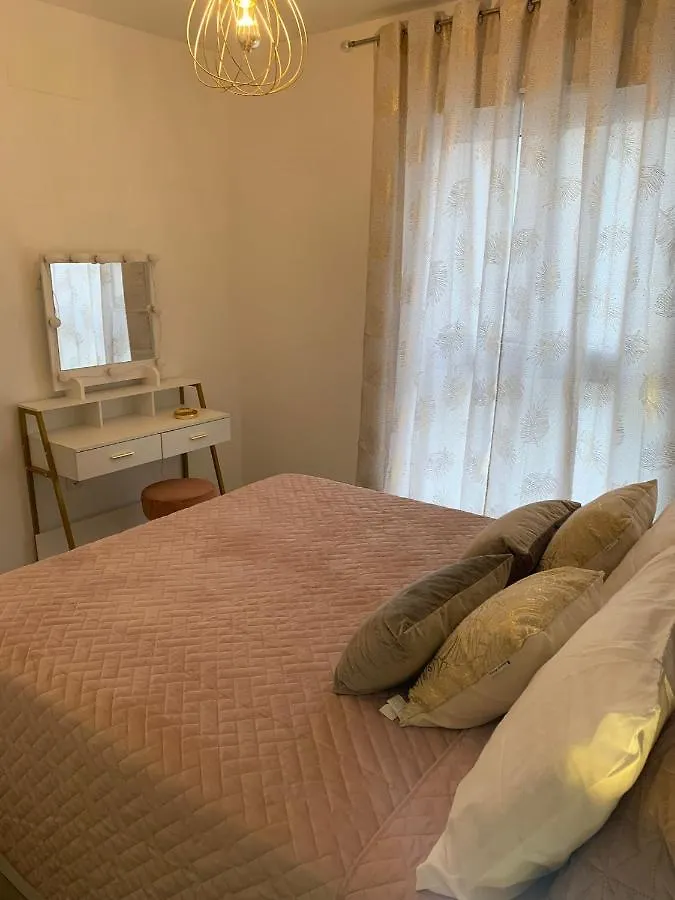 Los Boliches Holidays Suites 푸엔히롤라 0*,