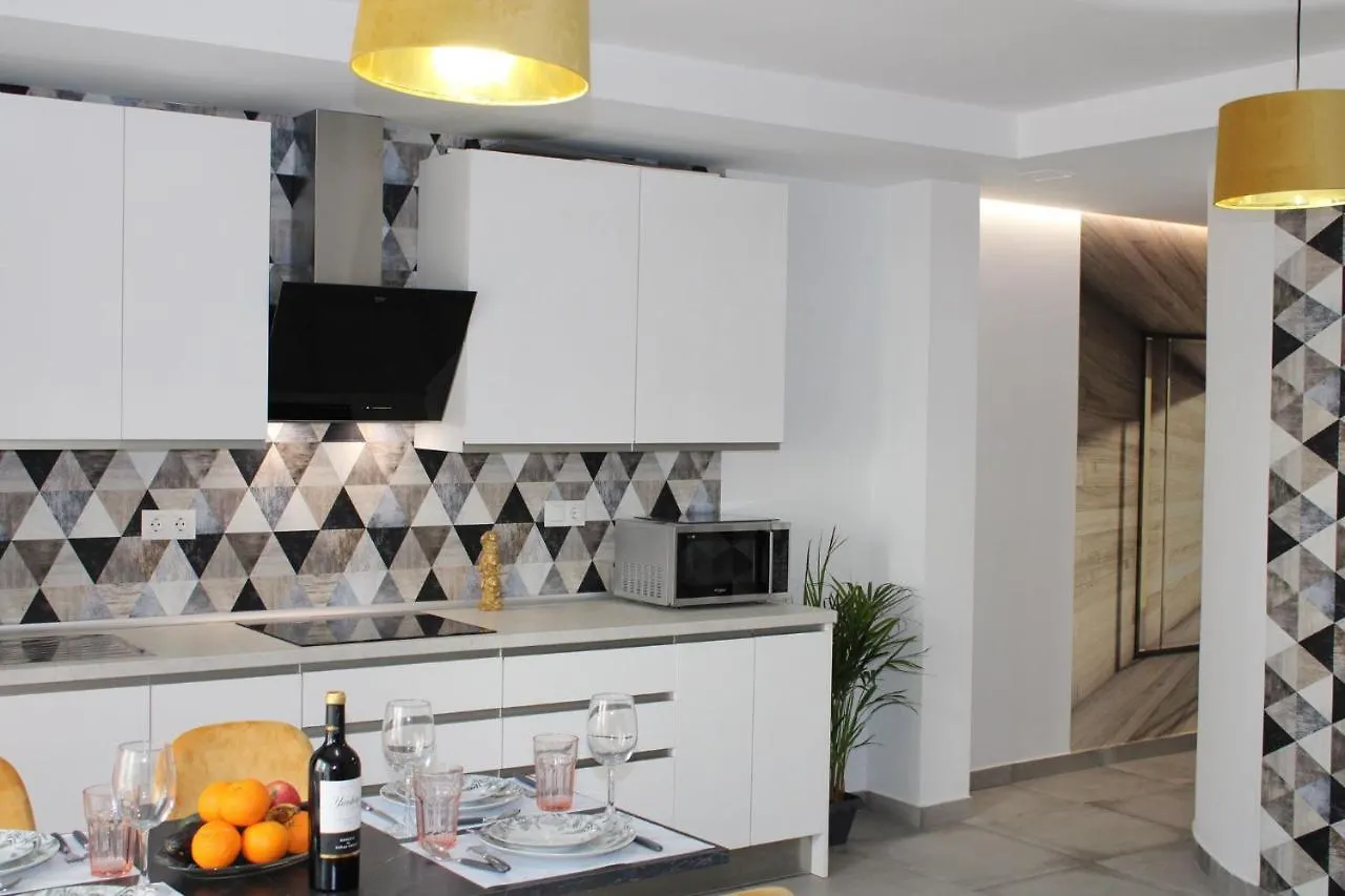 Los Boliches Holidays Suites 푸엔히롤라 아파트