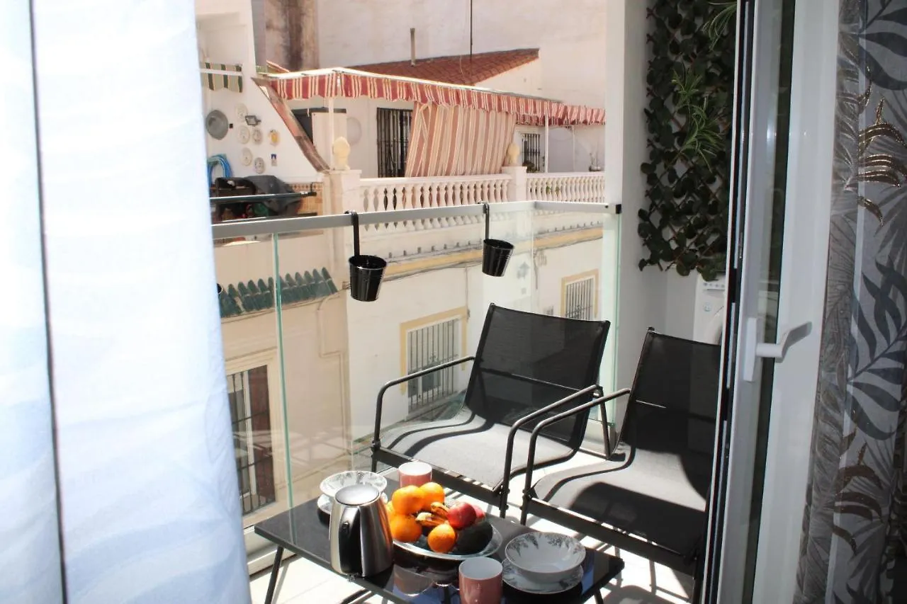Los Boliches Holidays Suites 푸엔히롤라