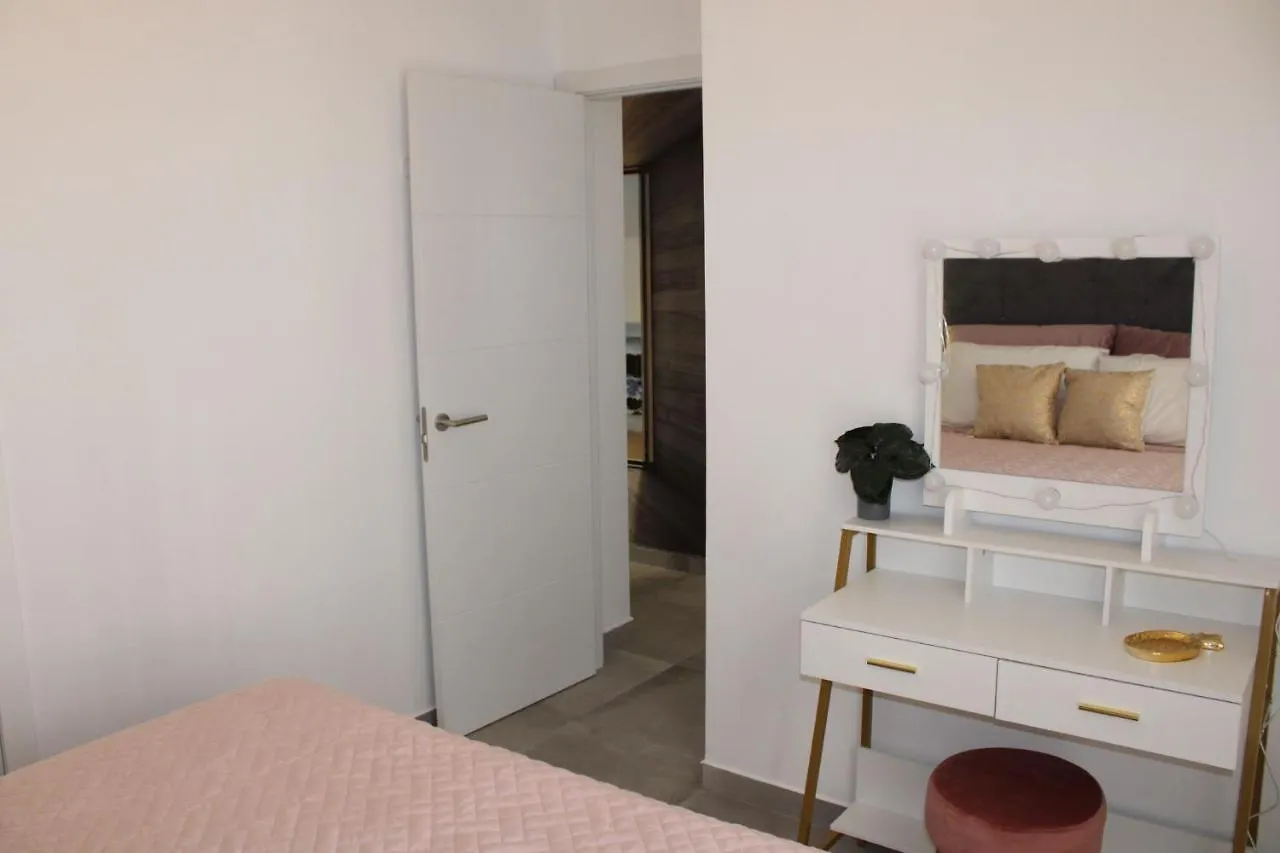 Los Boliches Holidays Suites 푸엔히롤라 아파트