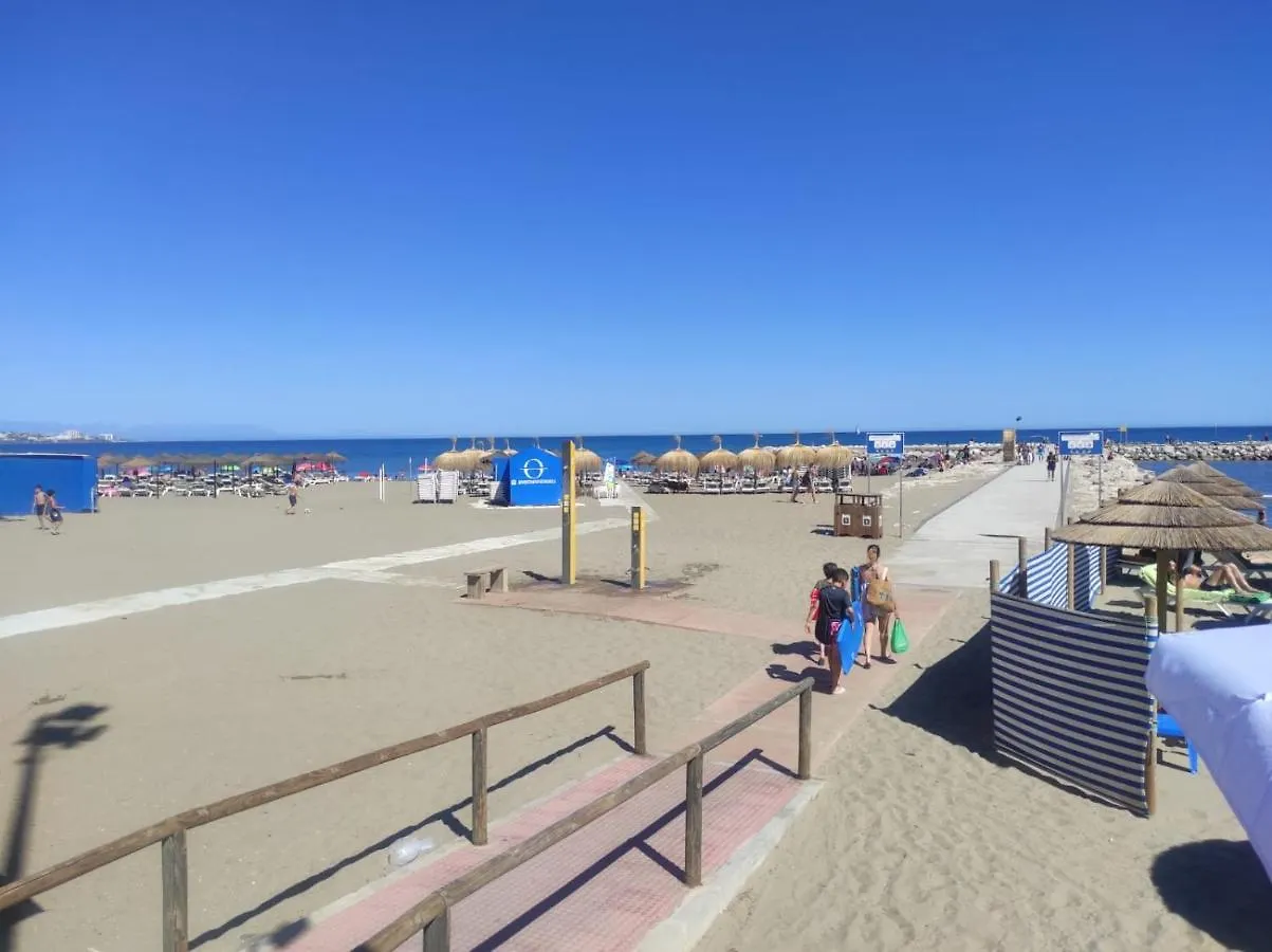 Los Boliches Holidays Suites 푸엔히롤라 아파트