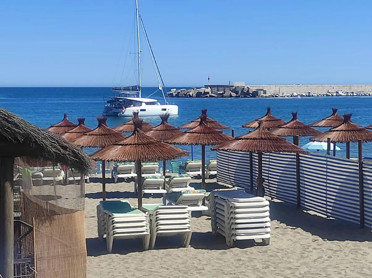 아파트 Los Boliches Holidays Suites 푸엔히롤라